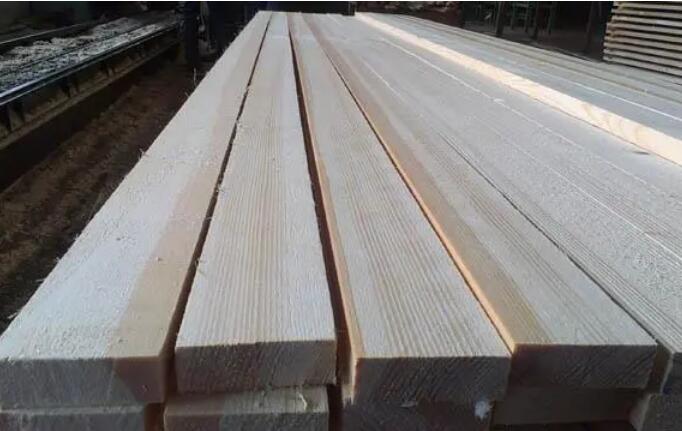 云杉木板材的优缺点和用途是什么？